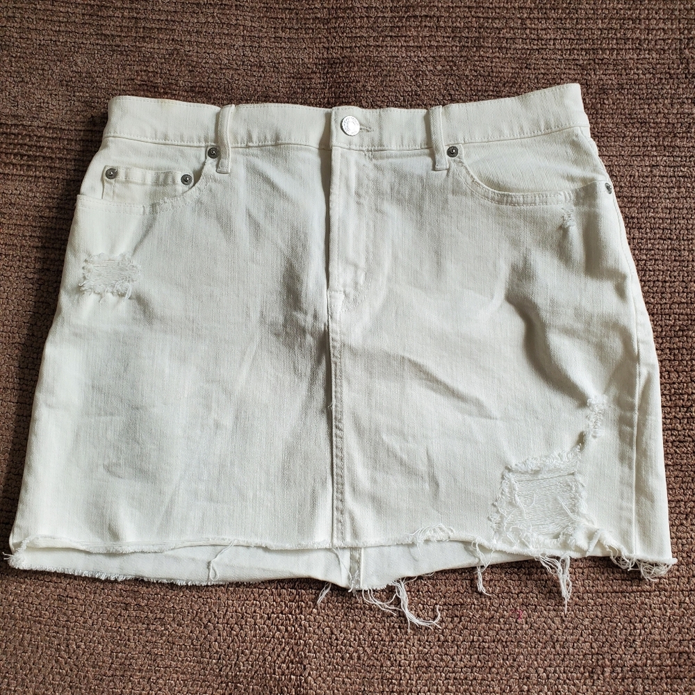 NWOT GAP White Denim Mini Skirt 🤍